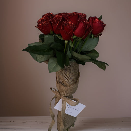 The Long Stemmed Red Rose Glitter Bouquet – Romantic Luxury with a Sparkling Touch