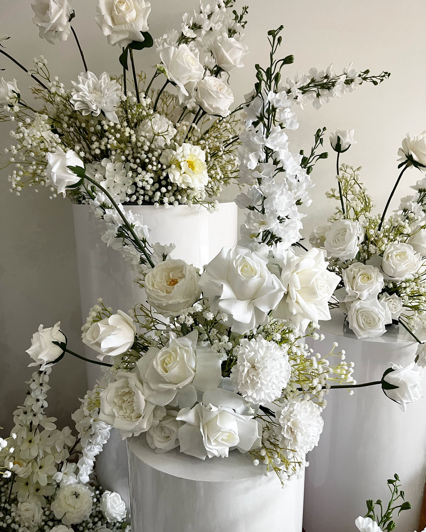 Luxury White Floral Package – Timeless Wedding Blooms in Elegant Arrangements